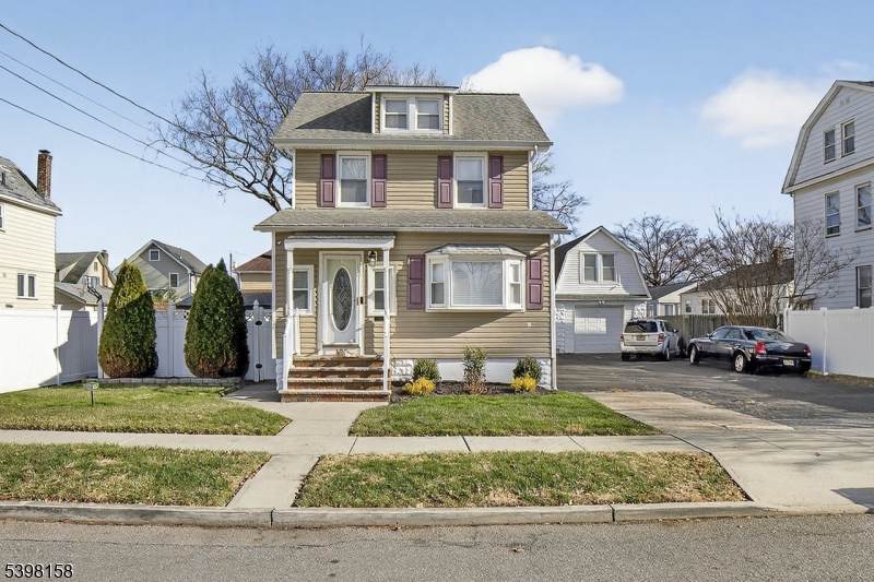 121 Myrtle St - Photo 1