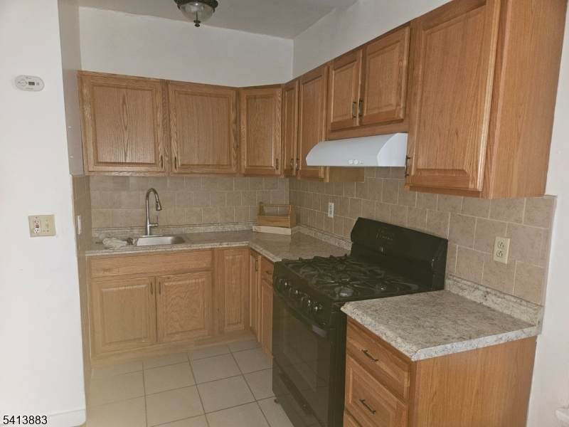 63 Hammond Ave - Photo 1