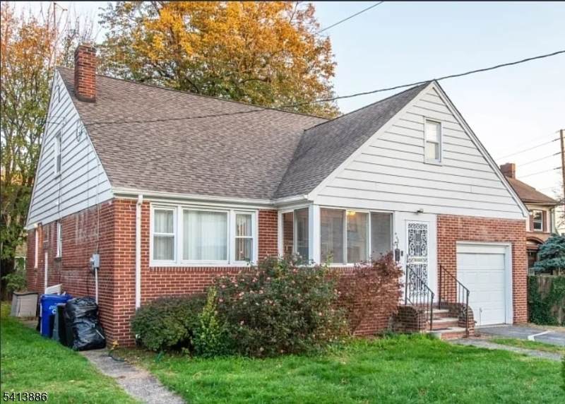 467 E 37Th St - Photo 1