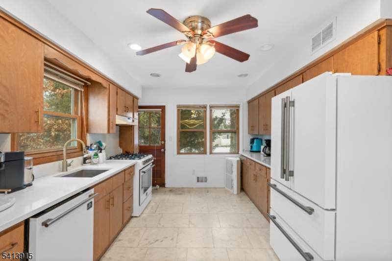 14 Andrew Ct - Photo 1