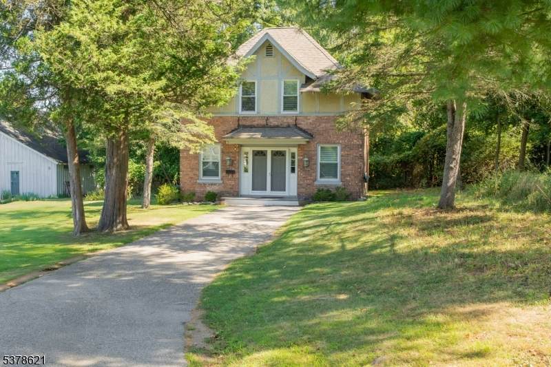 79 E Madison Ave - Photo 1