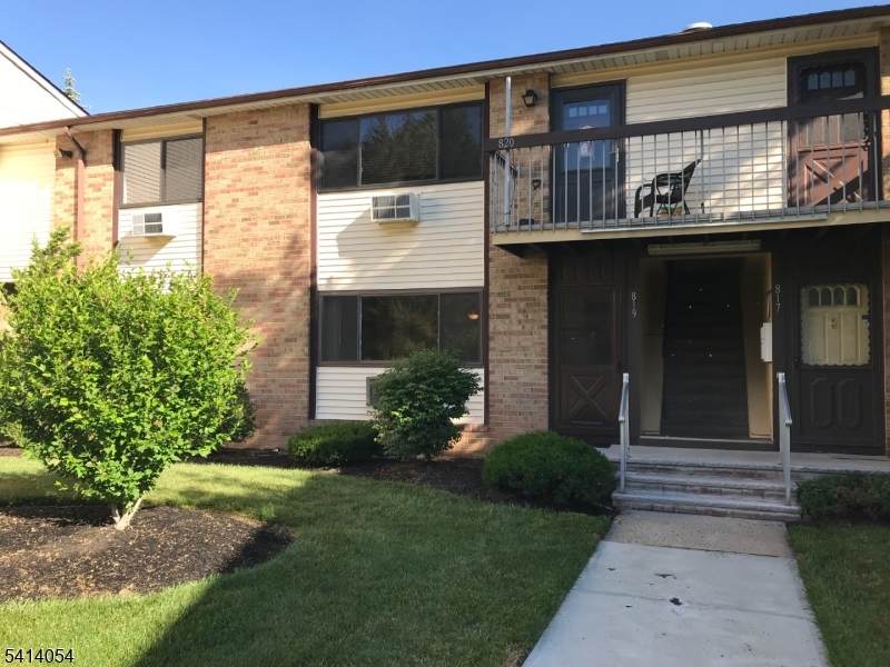 819 Cricket Ln - Photo 1