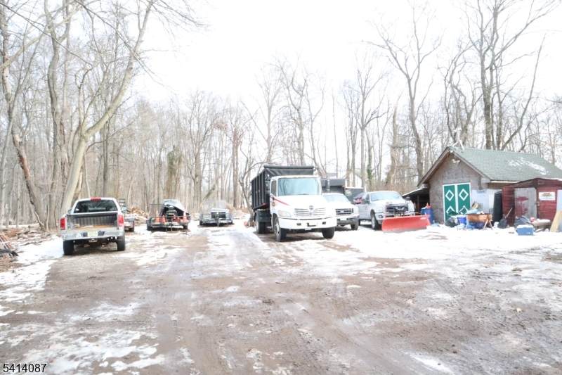 1433 Finnegan Ln - Photo 1