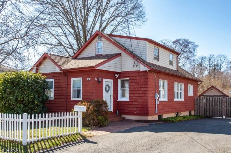 22 Delmar Ave - Photo 1