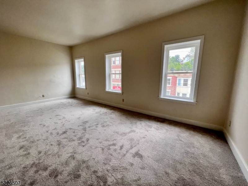 152 S Main St - Photo 1