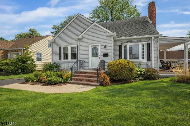 13 Roger Ave - Photo 1