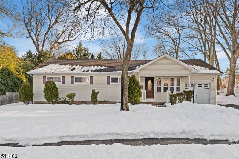 4 Harlow Cres - Photo 1