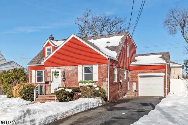 10 Charles St - Photo 1