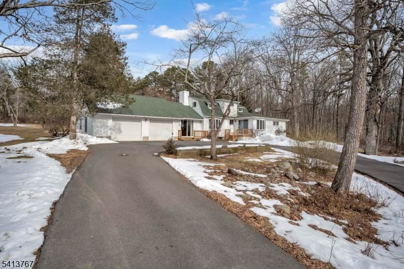 150 Mohican Rd - Photo 1