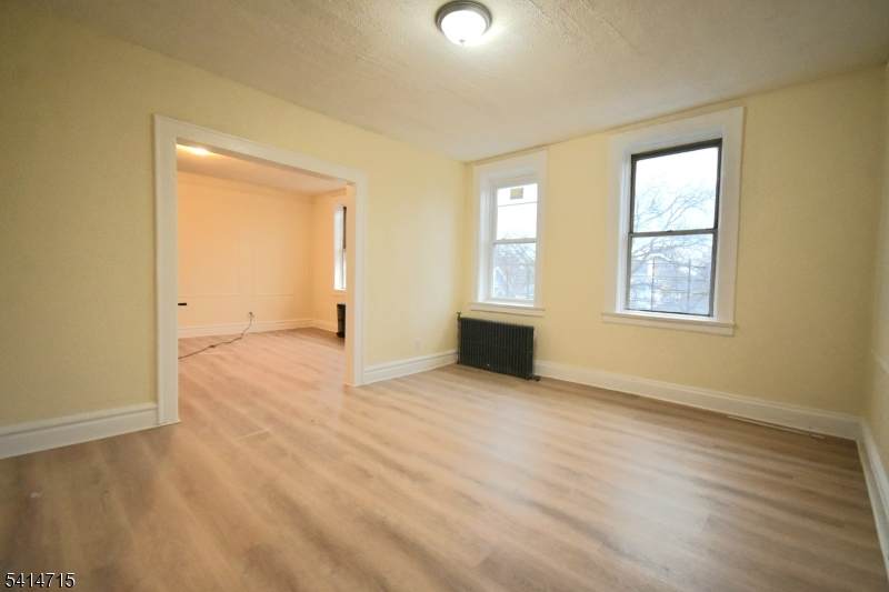 148 Chancellor Ave - Photo 1