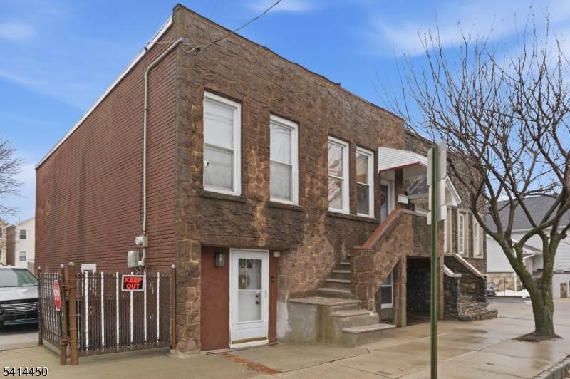 132 Heckel St - Photo 1