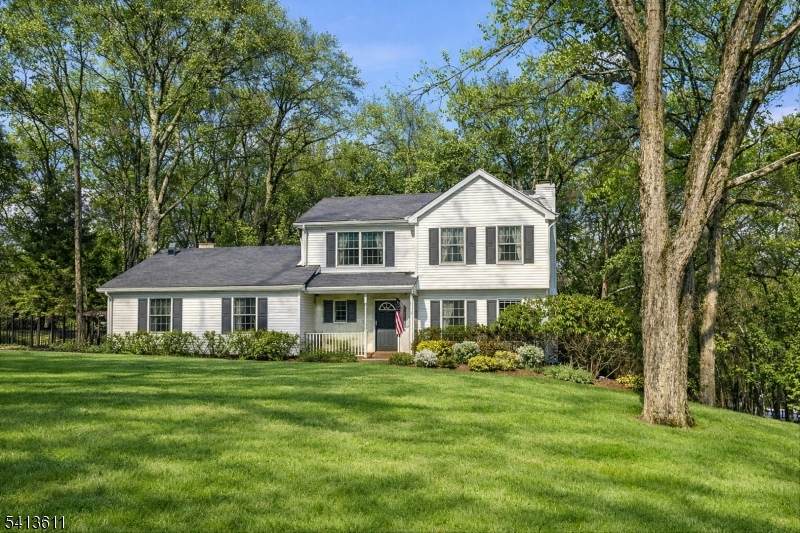4 Woods Ave - Photo 1
