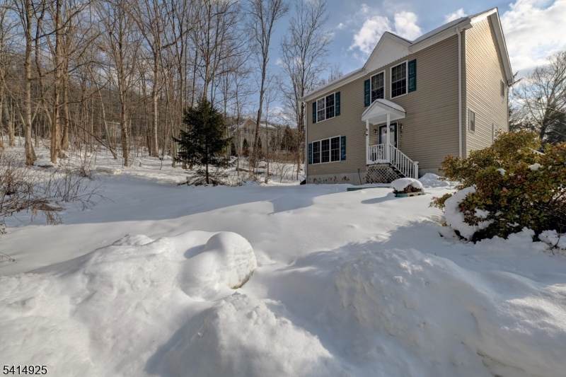 6 Hudson Ave - Photo 1