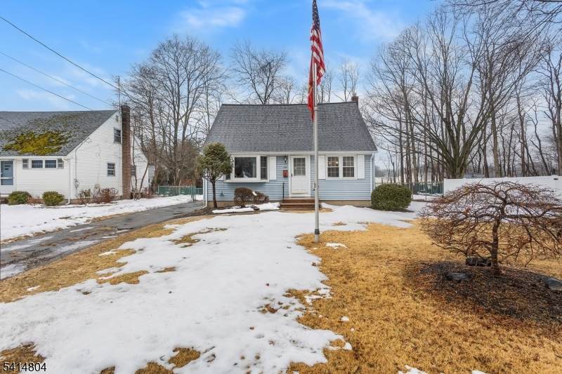 336 W Crescent Pkwy - Photo 1