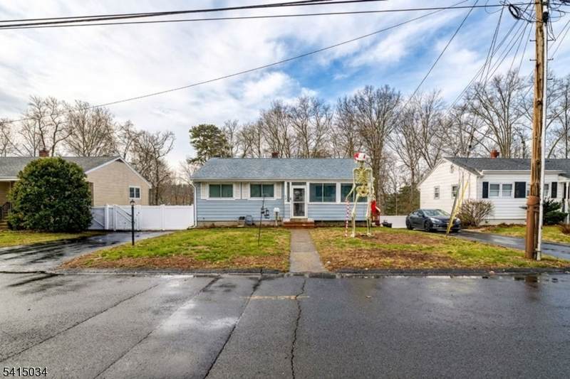 196 Albert Ave - Photo 1