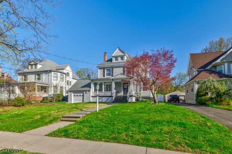 132 W 6Th Ave - Photo 1