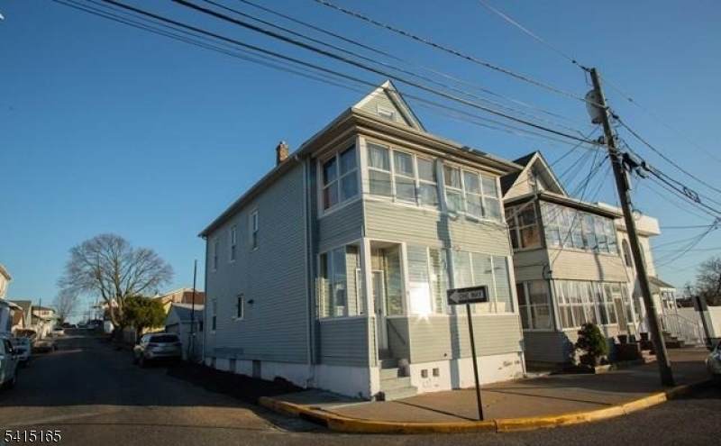 35 East Pl - Photo 1