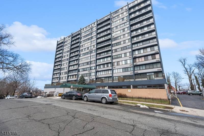 170 Lafayette Ave - Photo 1