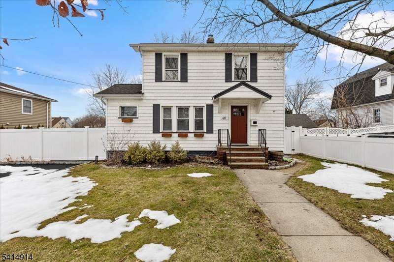 427 Willow Ave - Photo 1