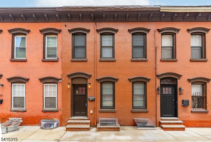 16 Eagle St - Photo 1