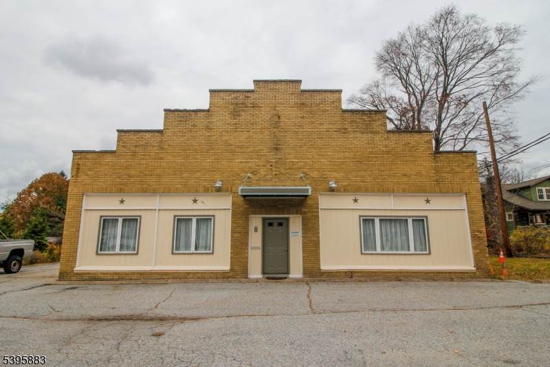 8 Main St - Photo 1