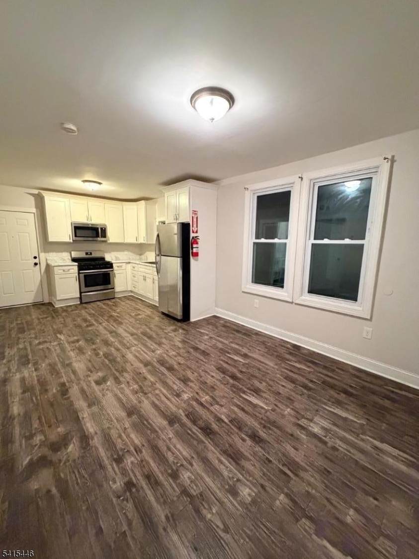 469 Alden St - Photo 1