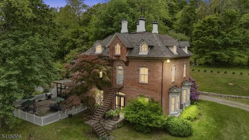 20 Belvidere Ave - Photo 1