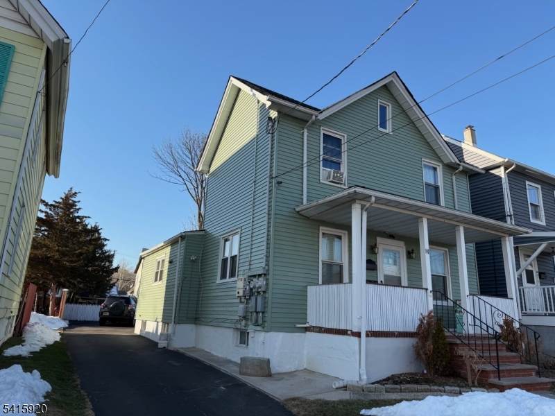 10 Howard St - Photo 1