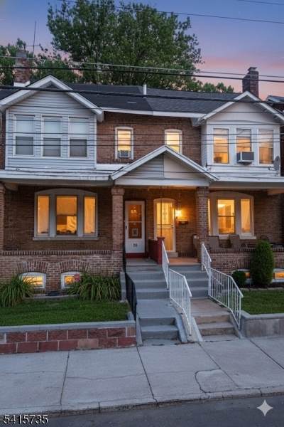 39 Laurel Ave - Photo 1