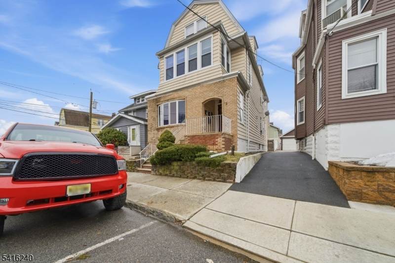 18 Rutland Ave - Photo 1