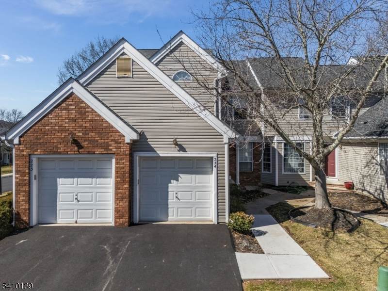 224 Lobelia Ct - Photo 1