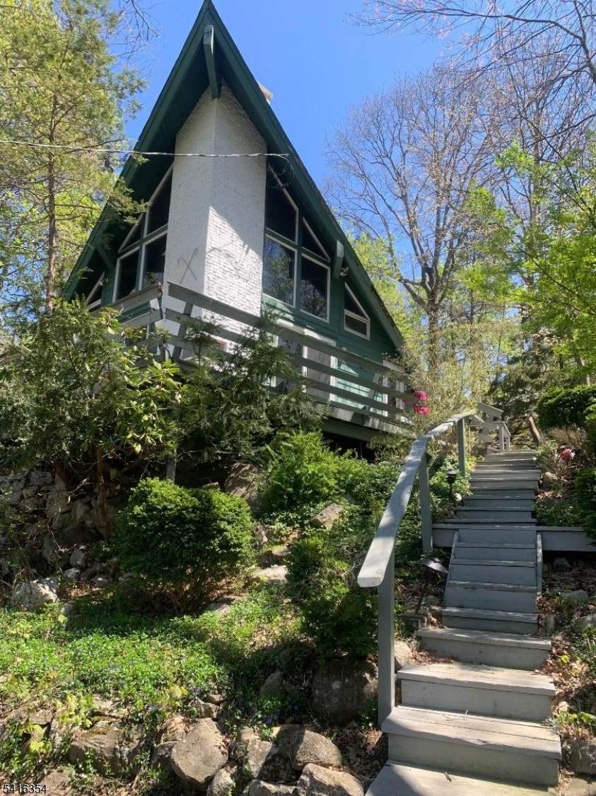 110 Cedar Dr - Photo 1