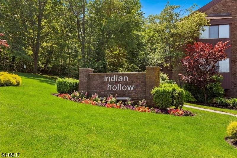 218 Indian Hollow Ct - Photo 1