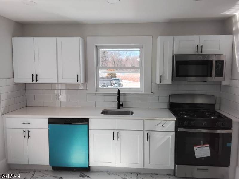 152 Mountain Ave - Photo 1