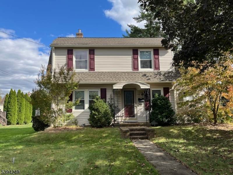 520 Winsor St - Photo 1