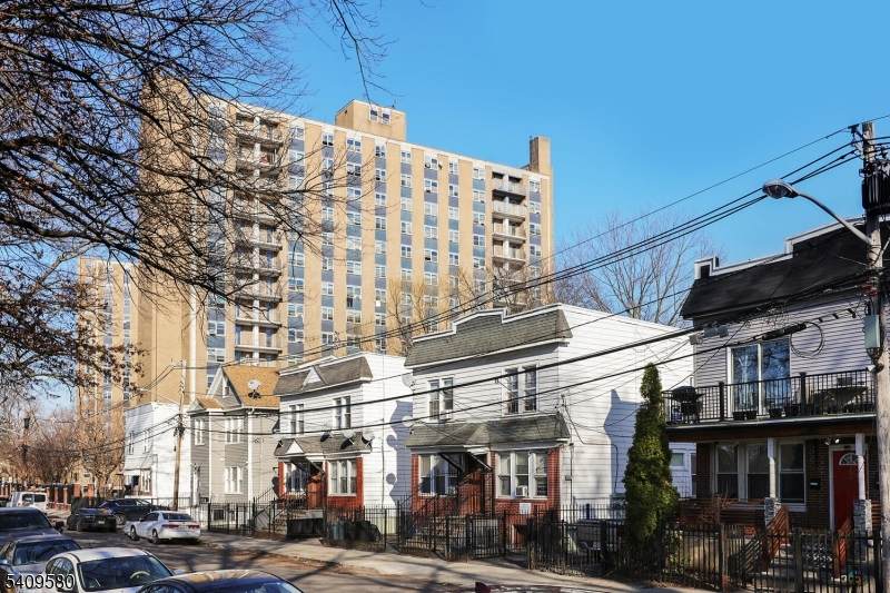 150 Dayton St - Photo 1