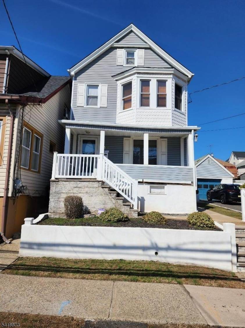 69 Crooks Ave - Photo 1
