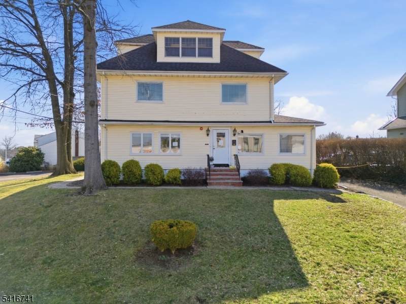 1307 Stuyvesant Ave - Photo 1