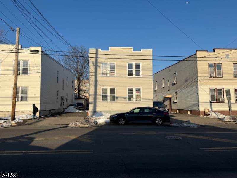 357 Getty Ave - Photo 1