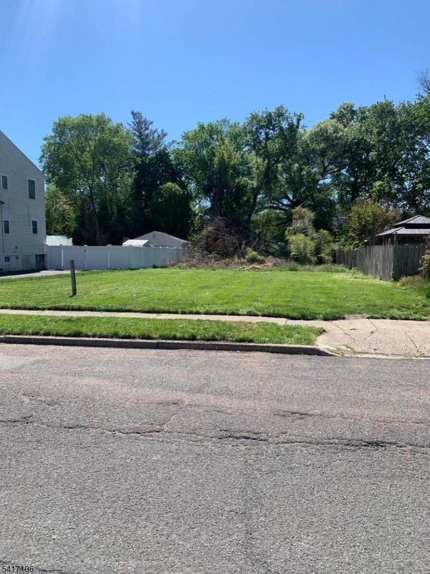 226 Whittier Ave - Photo 1