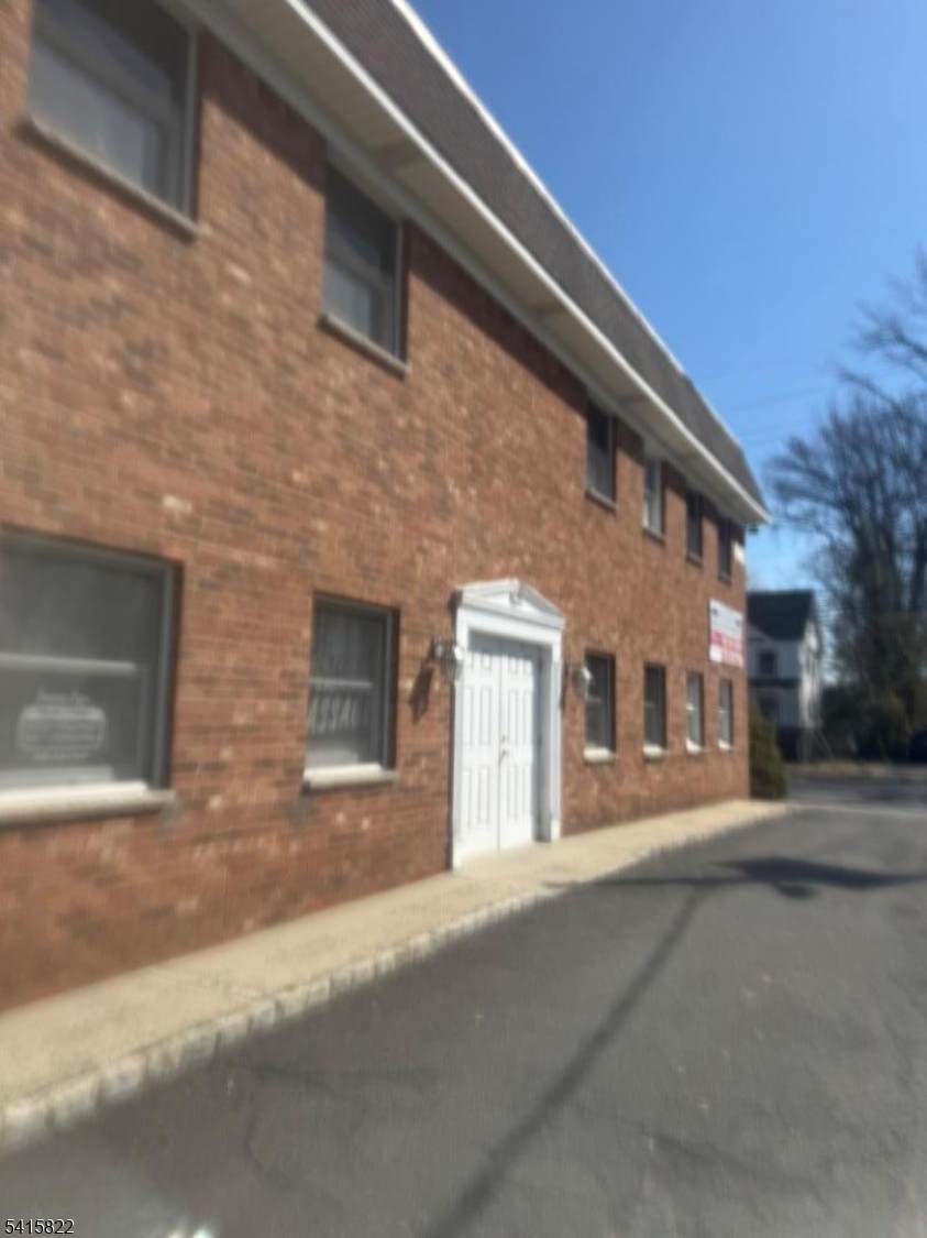 940 W South Ave - Photo 1
