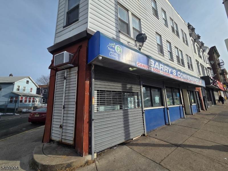 1436 Springfield Ave - Photo 1