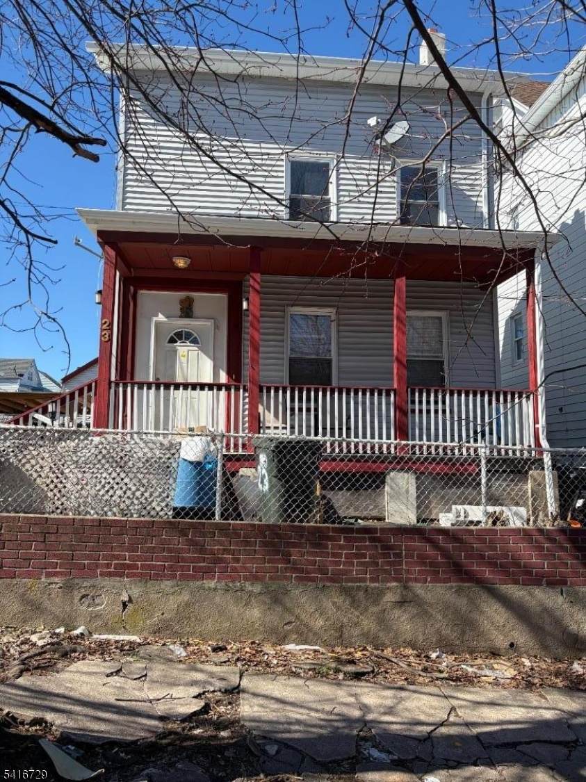 23 Garrison St - Photo 1