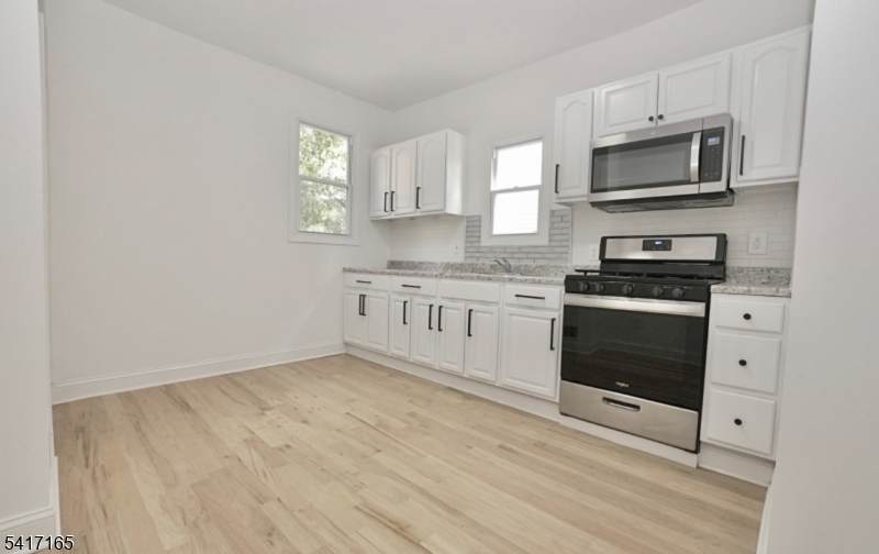 43 Bragaw Ave - Photo 1