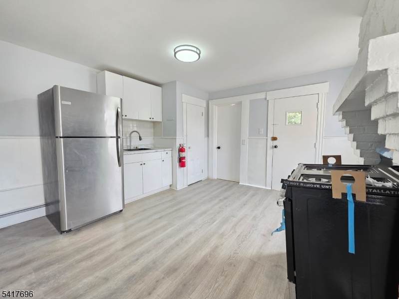 8 Lincoln Ave - Photo 1