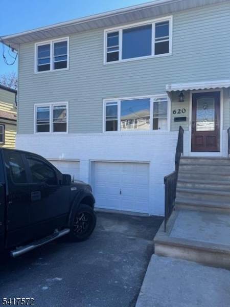 620 Jackson Ave - Photo 1