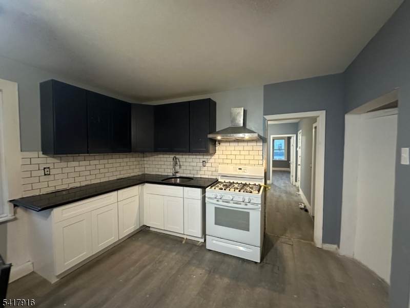 426 Franklin St - Photo 1