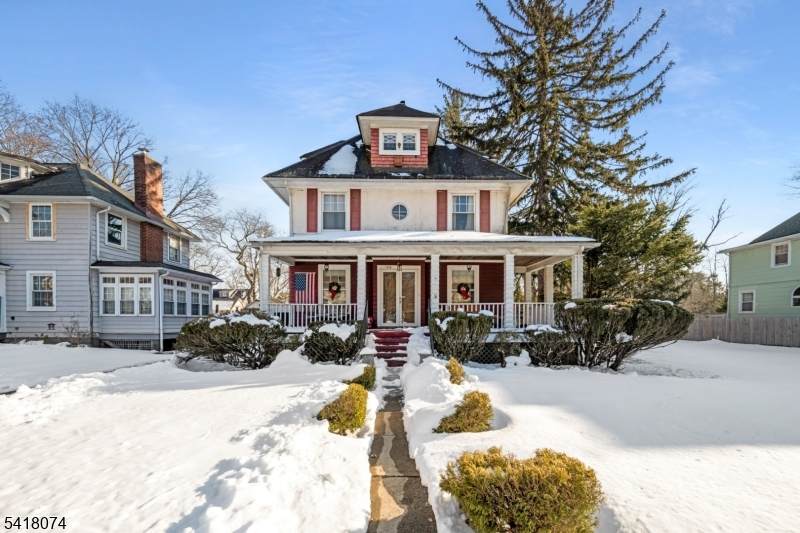 1218 Martine Ave - Photo 1