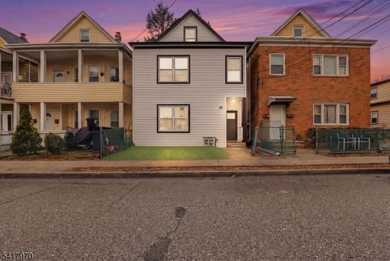 89 Semel Ave - Photo 1