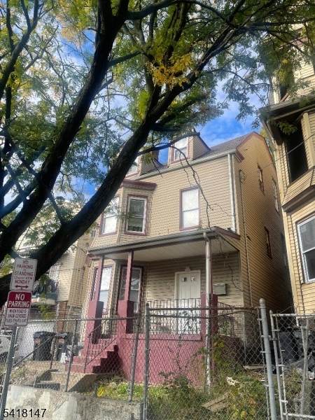 123 Seymour Ave - Photo 1